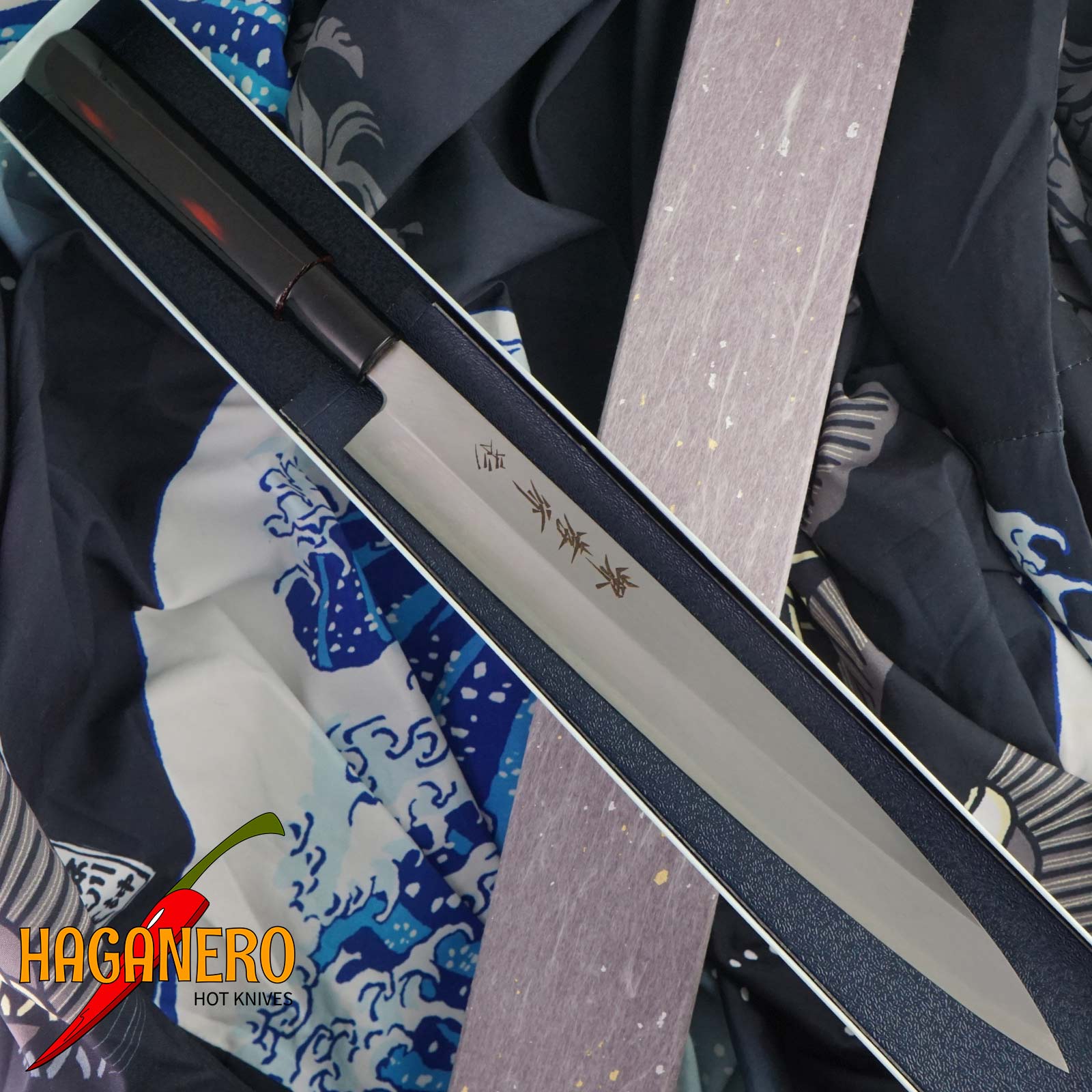 Yanagiba Japanese kitchen knife Sakai Takayuki Inox Black Lacqured with Saya 04313A 24cm