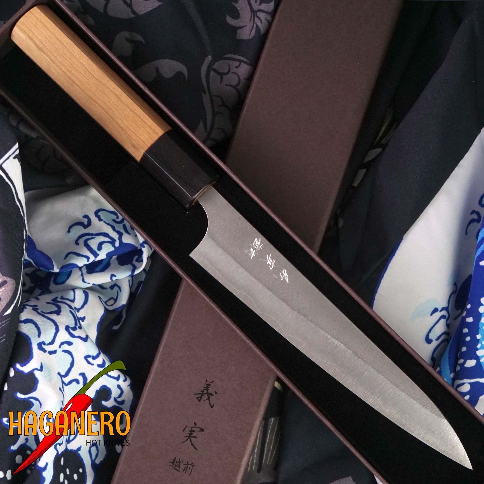 Japanese kitchen knife Yoshimi Kato Satin finished Ginsan Petty 15 cm D-701CW 15cm
