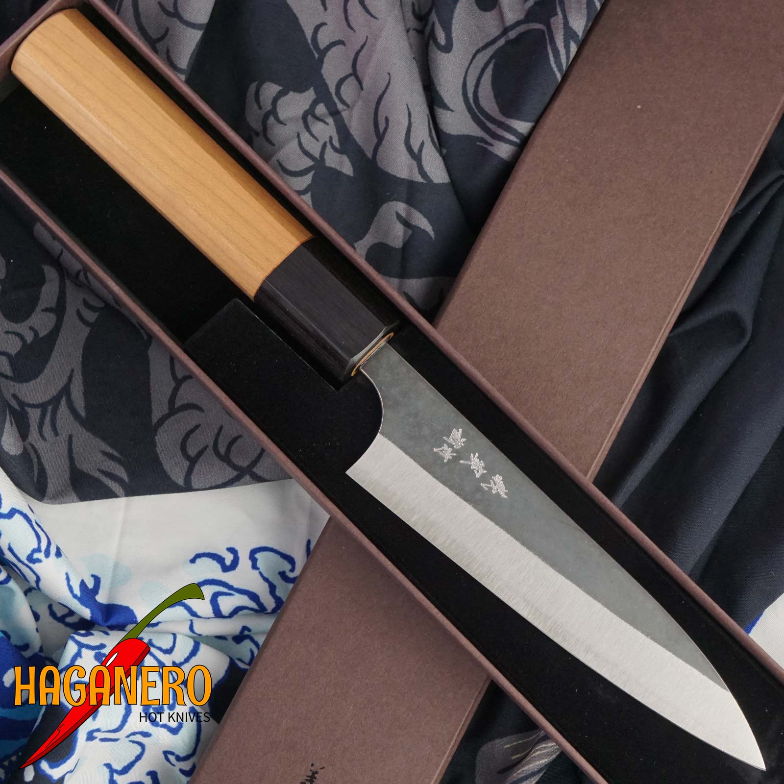 Japanese kitchen knife Yoshimi Kato Petty Aogami Super S/S clad Cherry D-900 15cm