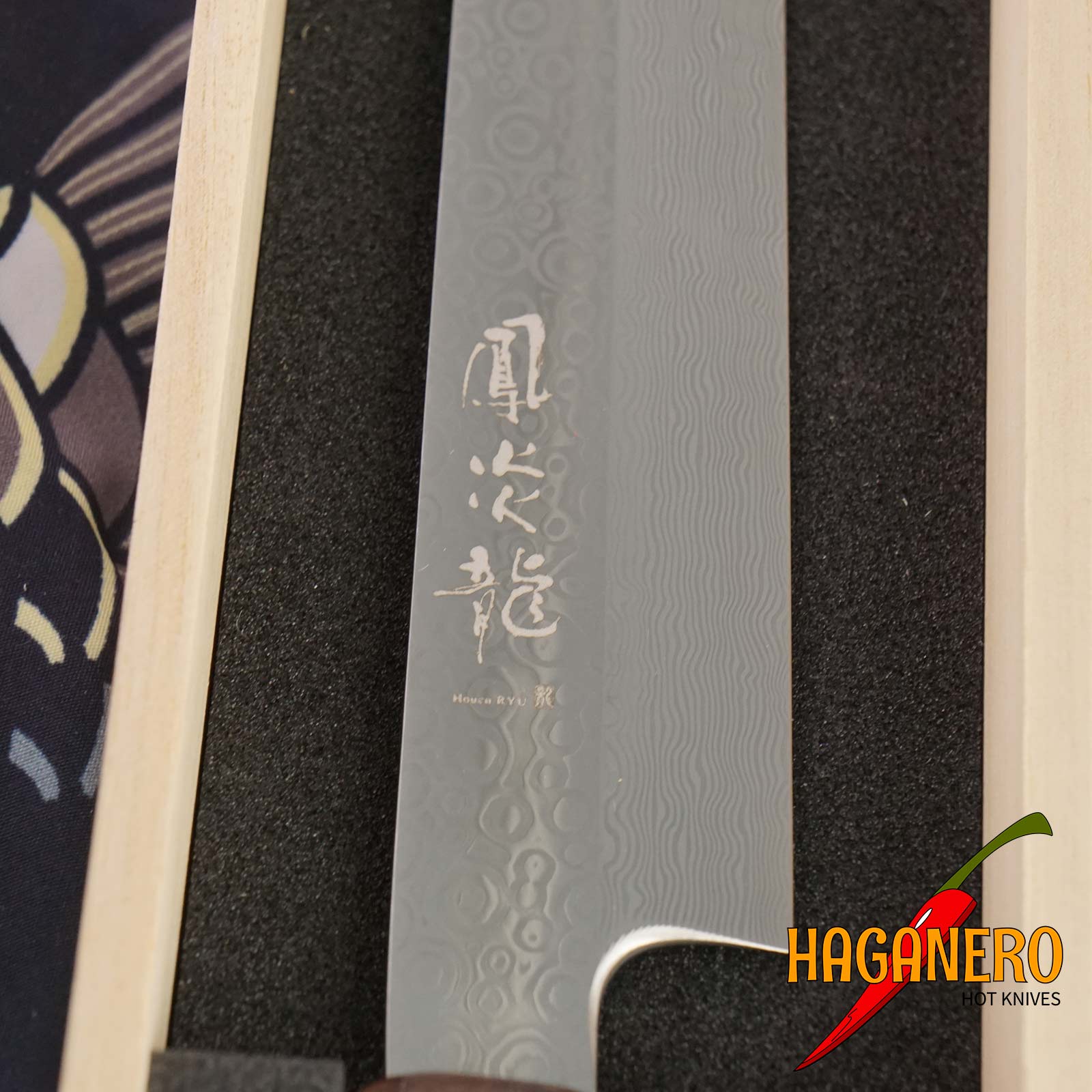 Yanagiba Japanese kitchen knife Ryusen Hamono Houenryu HE-308 27cm