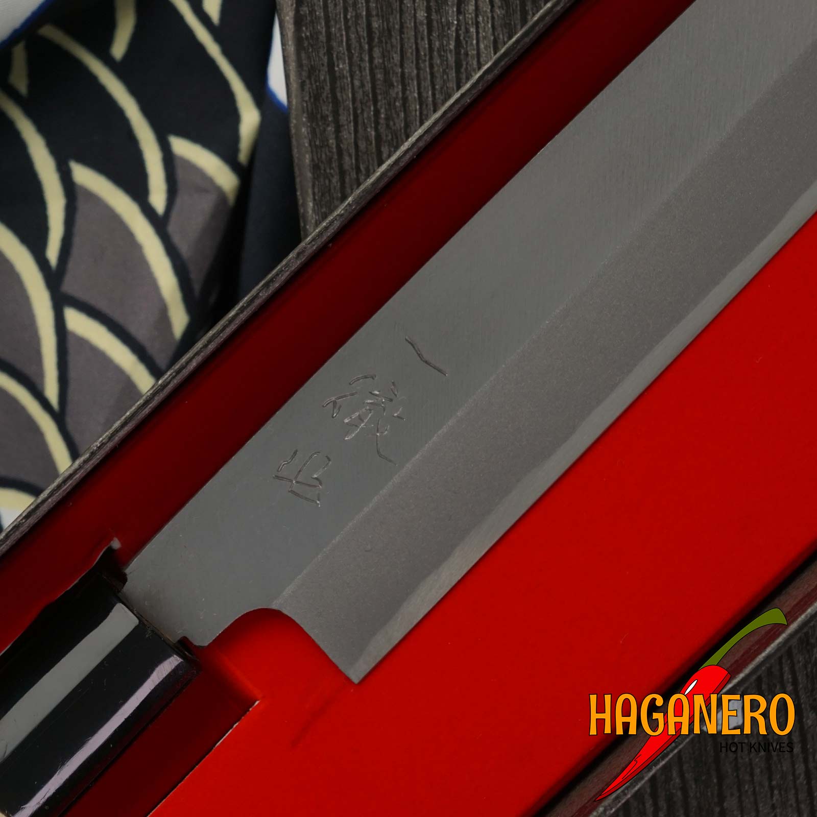 Yanagiba Japanese kitchen knife Ittetsu Forge-welded Shirogami 2 IJF-11124 24cm