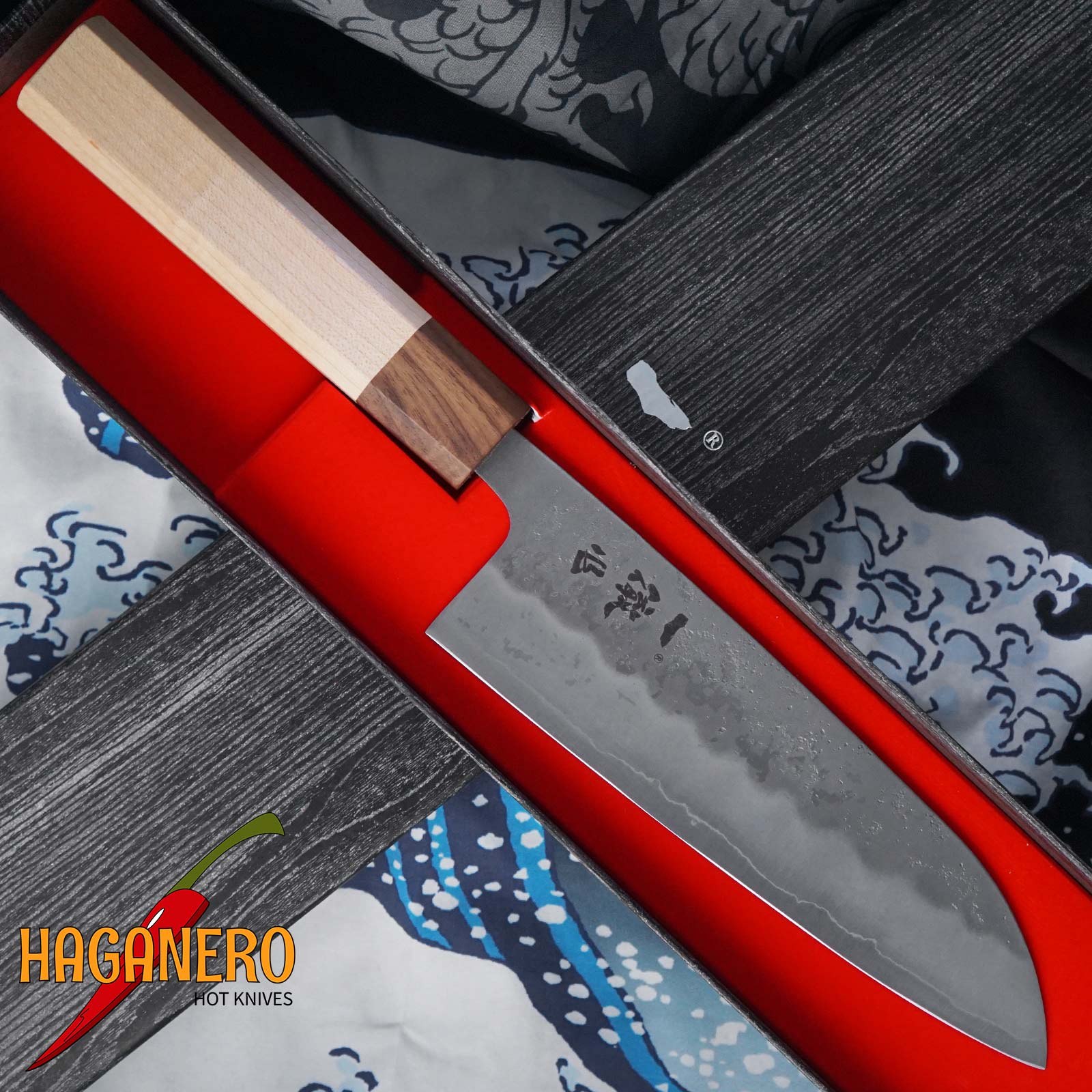 Santoku Japanese kitchen knife Ittetsu Hokiyama Hamono IWH-104 16.5cm