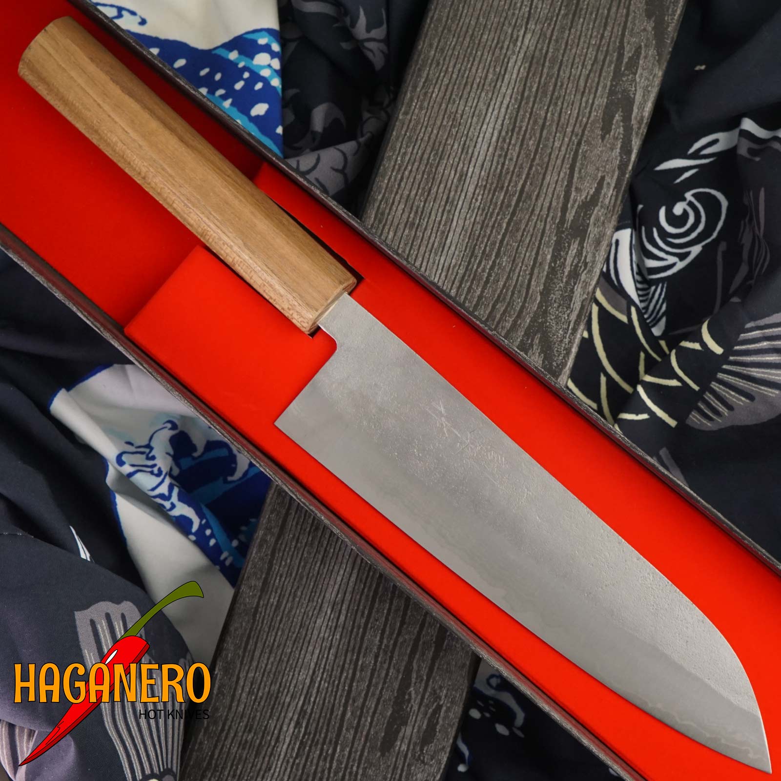 Gyuto Japanese kitchen knife Kunio Masutani VG-1 Damascus Walnut M-2762 18cm