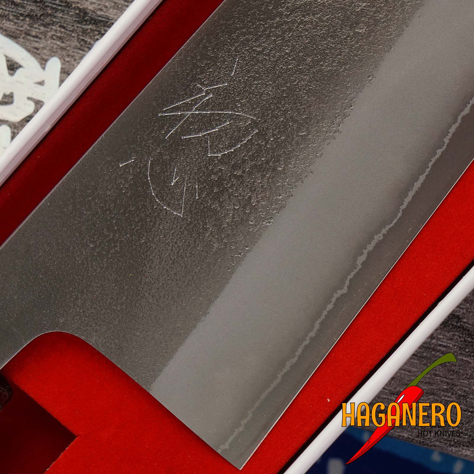 Santoku Japanese kitchen knife Yoshikane Hamono Shirogami 2 YH-S2S165 16.5cm